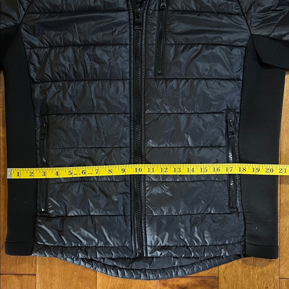 GUESS Black Quilted Hooded Jacket Size M Full Zip Lightweight Puffer Outdoor - Picture 5 of 12